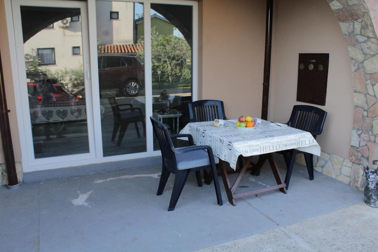 Apartment Nikolena Rovinjsko Selo Bagian luar foto