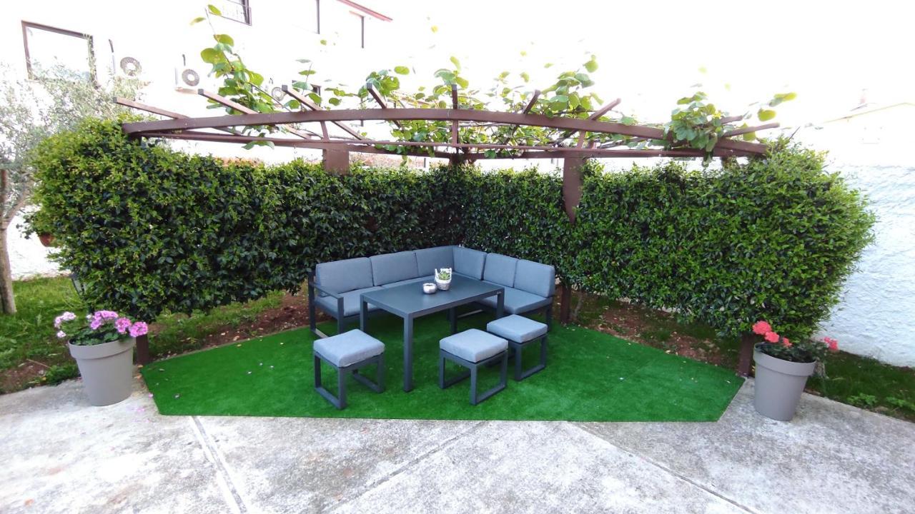Apartment Nikolena Rovinjsko Selo Bagian luar foto
